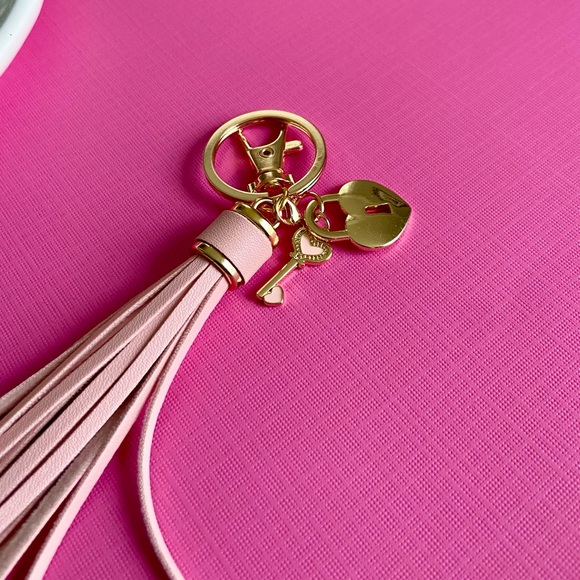 NEW. Bag charm or keychain. Faux leather tassel, removable heart lock charms - Picture 3 of 5